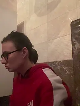 Flossy Vettie online show from April 17, 1:25 pm