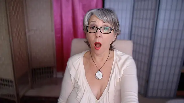 petradaniels online show from November 14, 7:17 pm