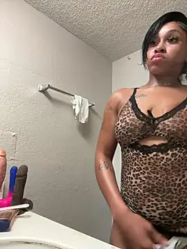 Snapshot of lusciousJay96 chatting on July 17, 8:33 am lusciousJay96 online show from July 17, 8:33 am