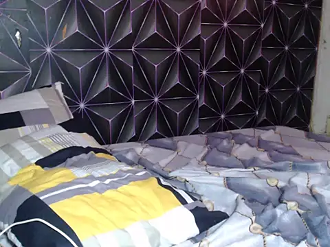 hotsinglemommm online show from November 1, 12:28 am