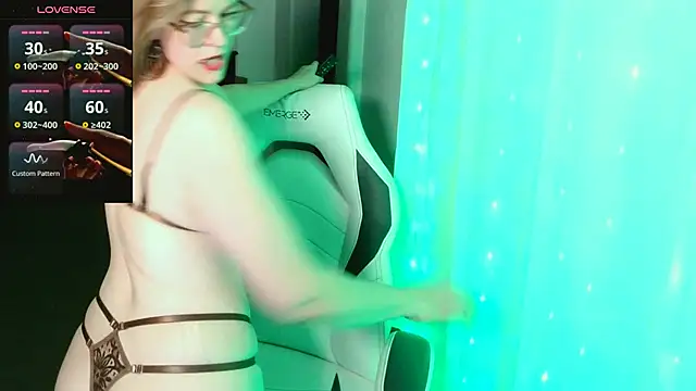 britteebee online show from November 15, 8:29 am