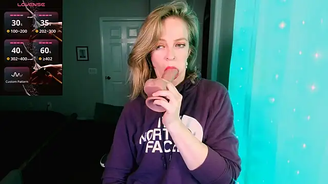 britteebee online show from December 20, 5:32 am