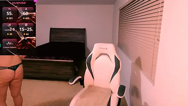 britteebee online show from April 1, 4:47 am