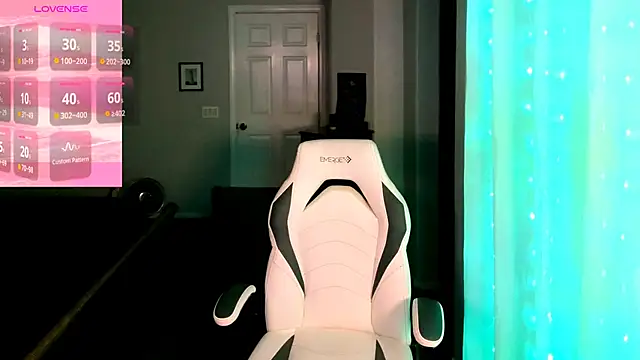 britteebee online show from October 21, 9:41 am