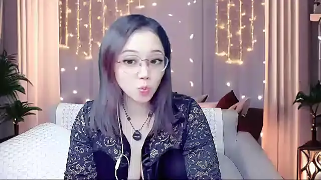 Snapshot of Giuliam chatting on October 29, 1:10 pm Giuliam online show from October 29, 1:10 pm