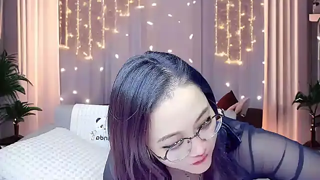 Snapshot of Giuliam chatting on October 24, 11:04 pm Giuliam online show from October 24, 11:04 pm