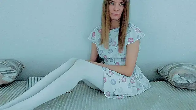 Snapshot of YourCaramel chatting on December 15, 3:34 am YourCaramel online show from December 15, 3:34 am