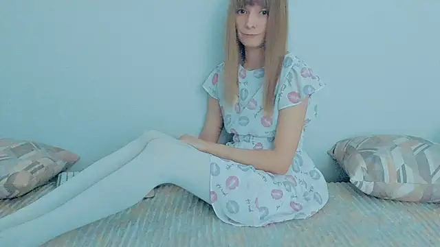 Snapshot of YourCaramel chatting on October 10, 8:26 am YourCaramel online show from October 10, 8:26 am