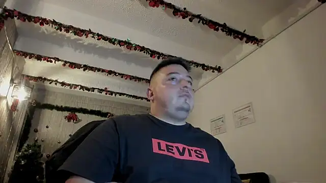 Snapshot of antonycruz chatting on December 24, 5:44 pm antonycruz online show from December 24, 5:44 pm