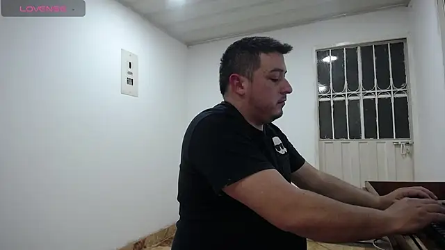 antonycruz online show from May 4, 12:14 am