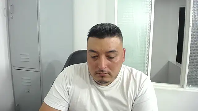 Snapshot of antonycruz chatting on November 14, 10:13 pm antonycruz online show from November 14, 10:13 pm