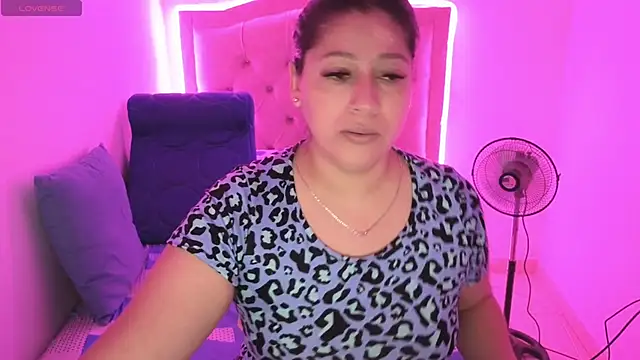 Snapshot of Nazlyy30 chatting on October 28, 7:24 pm Nazlyy30 online show from October 28, 7:24 pm