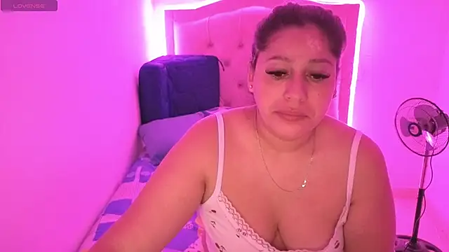 Snapshot of Nazlyy30 chatting on October 30, 8:01 am Nazlyy30 online show from October 30, 8:01 am