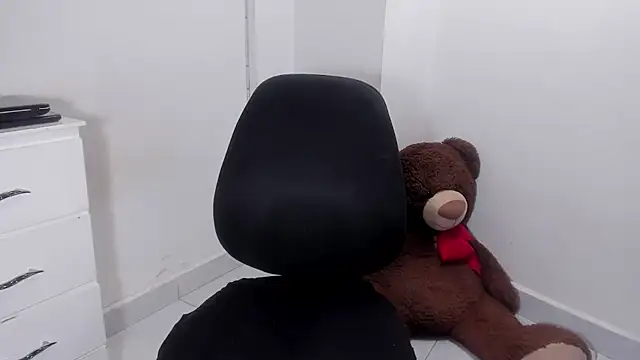 Lu doll online show from February 13, 9:20 am