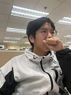 Snapshot of charlie_xdd chatting on January 3, 9:25 am charlie xdd online show from January 3, 9:25 am