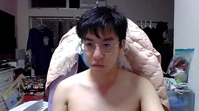 Snapshot of charlie_xdd chatting on March 4, 1:59 pm charlie xdd online show from March 4, 1:59 pm