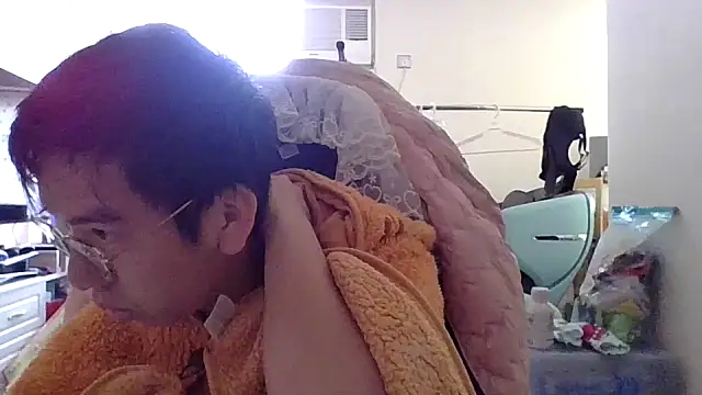 Snapshot of charlie_xdd chatting on March 8, 3:28 am charlie xdd online show from March 8, 3:28 am