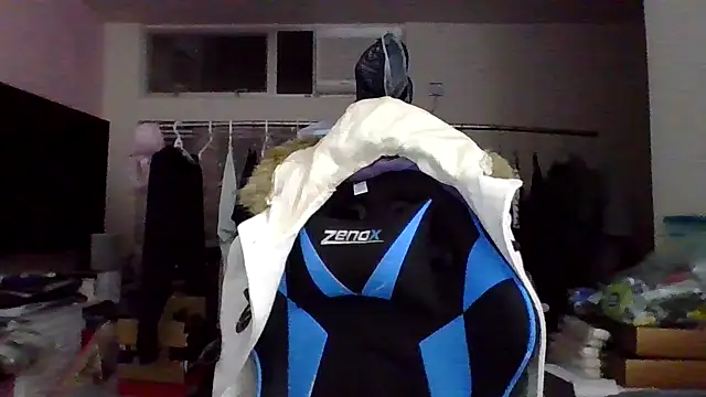 Snapshot of charlie_xdd chatting on January 17, 11:59 am charlie xdd online show from January 17, 11:59 am