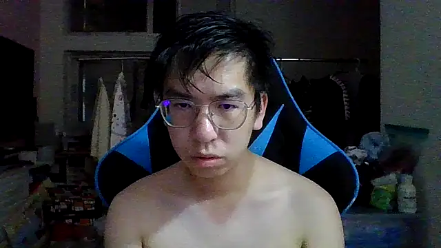 Snapshot of charlie_xdd chatting on March 11, 12:39 pm charlie xdd online show from March 11, 12:39 pm