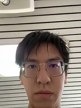 Snapshot of charlie_xdd chatting on March 21, 9:45 am charlie xdd online show from March 21, 9:45 am