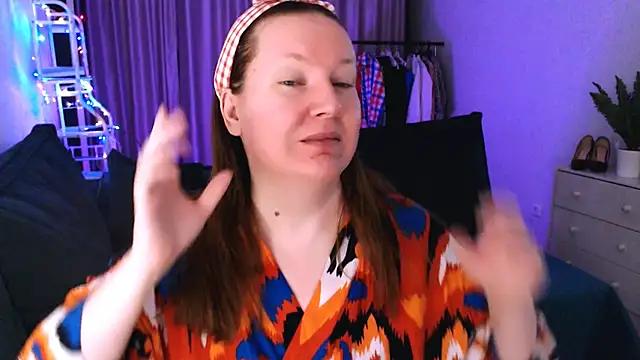 GoddessLara online show from March 11, 12:00 am