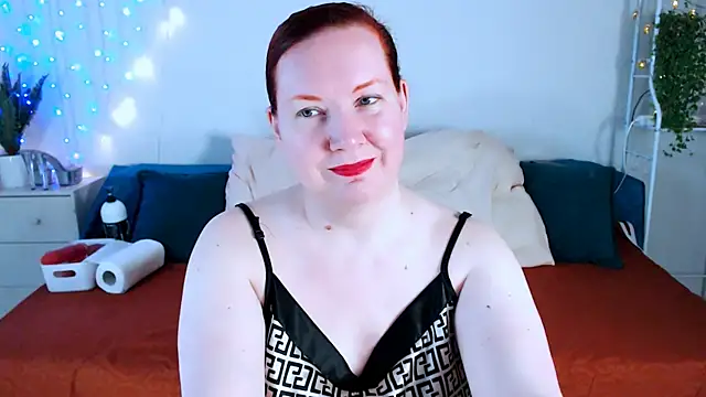 GoddessLara online show from December 19, 8:33 pm