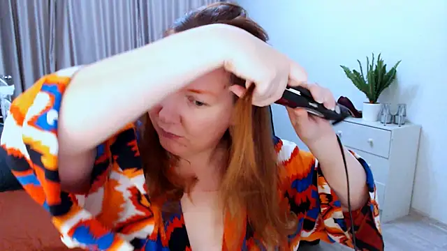 GoddessLara online show from October 3, 7:59 pm