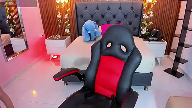 AMELIELEONE online show from March 28, 12:17 pm