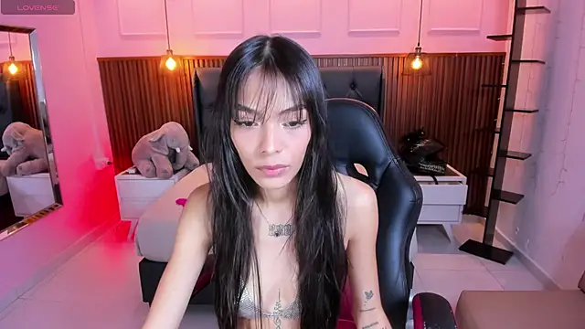 AMELIELEONE online show from November 10, 12:32 pm