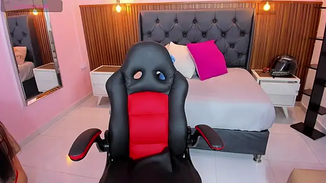 AMELIELEONE online show from March 24, 12:16 pm