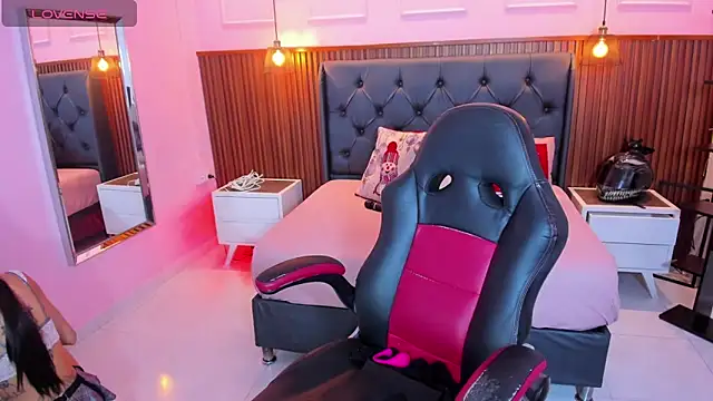 AMELIELEONE online show from November 29, 12:27 pm