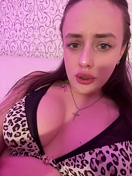 Lisaaan online show from February 1, 2:59 pm