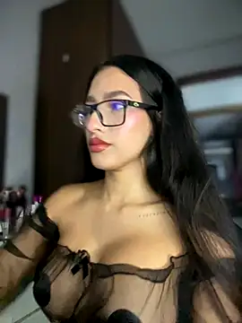 DulceLenns online show from December 18, 7:50 pm