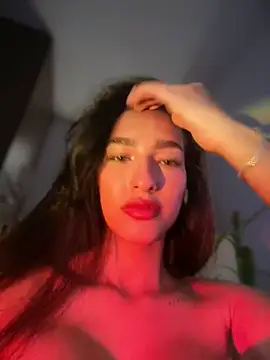 DulceLenns online show from December 20, 6:22 pm