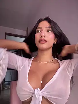 Snapshot of DulceLenns chatting on November 6, 6:01 pm DulceLenns online show from November 6, 6:01 pm