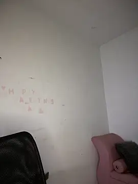 Snapshot of DulceLenns chatting on March 22, 6:36 pm DulceLenns online show from March 22, 6:36 pm