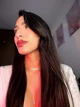 DulceLenns online show from January 10, 6:25 pm