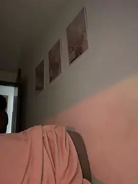 DulceLenns online show from March 19, 6:19 pm