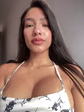 Snapshot of DulceLenns chatting on October 21, 6:40 pm DulceLenns online show from October 21, 6:40 pm