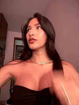 Snapshot of DulceLenns chatting on November 21, 7:13 pm DulceLenns online show from November 21, 7:13 pm