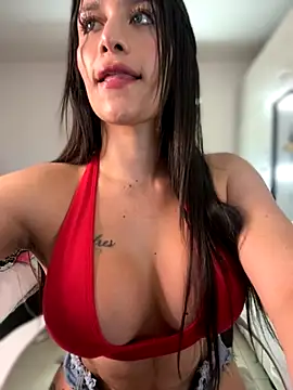 Snapshot of Emmily_19 chatting on October 28, 11:03 pm Emmily 19 online show from October 28, 11:03 pm