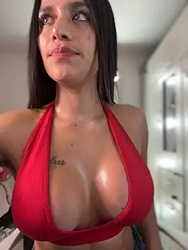 Snapshot of Emmily_19 chatting on November 7, 12:04 am Emmily 19 online show from November 7, 12:04 am