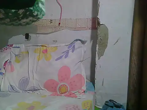 Creamsweetpussy28 online show from September 24, 8:15 pm