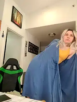 Snapshot of ScarletCallings420 chatting on March 12, 11:01 pm ScarletCallings420 online show from March 12, 11:01 pm