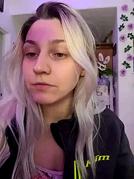 Snapshot of ScarletCallings420 chatting on March 12, 7:58 pm ScarletCallings420 online show from March 12, 7:58 pm