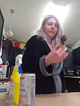 Snapshot of ScarletCallings420 chatting on December 20, 9:39 pm ScarletCallings420 online show from December 20, 9:39 pm