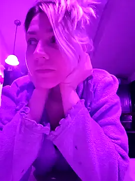 Snapshot of ScarletCallings420 chatting on February 6, 1:54 pm ScarletCallings420 online show from February 6, 1:54 pm