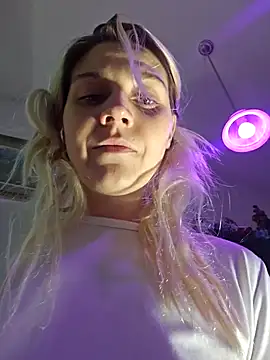 Snapshot of ScarletCallings420 chatting on February 27, 7:37 pm ScarletCallings420 online show from February 27, 7:37 pm