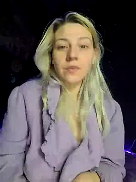 Snapshot of ScarletCallings420 chatting on February 8, 4:14 pm ScarletCallings420 online show from February 8, 4:14 pm