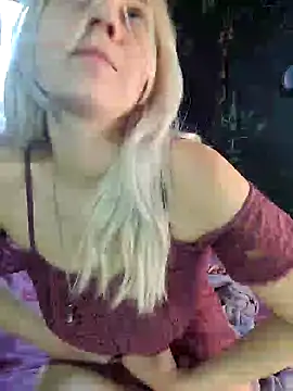 Snapshot of ScarletCallings420 chatting on February 9, 8:56 pm ScarletCallings420 online show from February 9, 8:56 pm